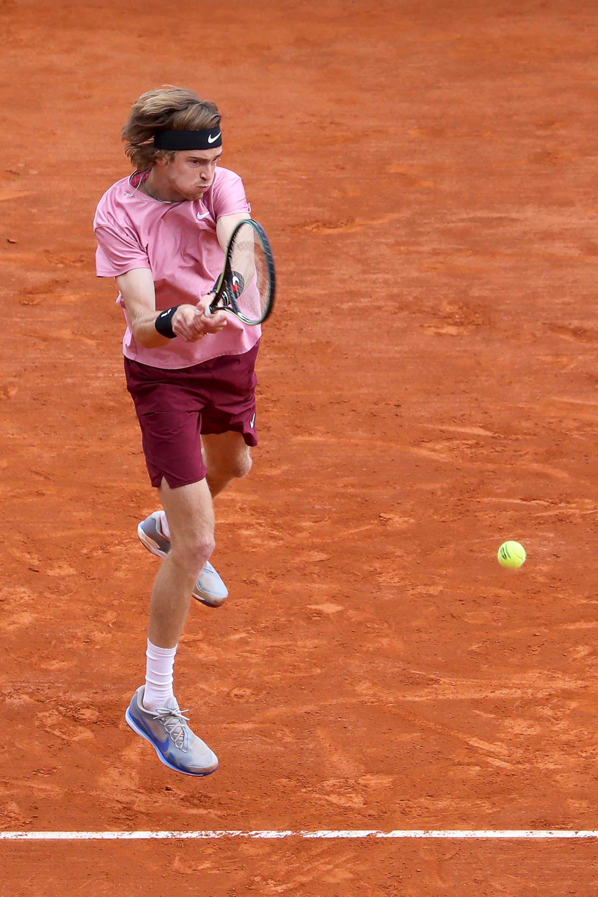 戴维斯杯绝杀蒙特卡洛大师赛，西西帕斯关键制胜