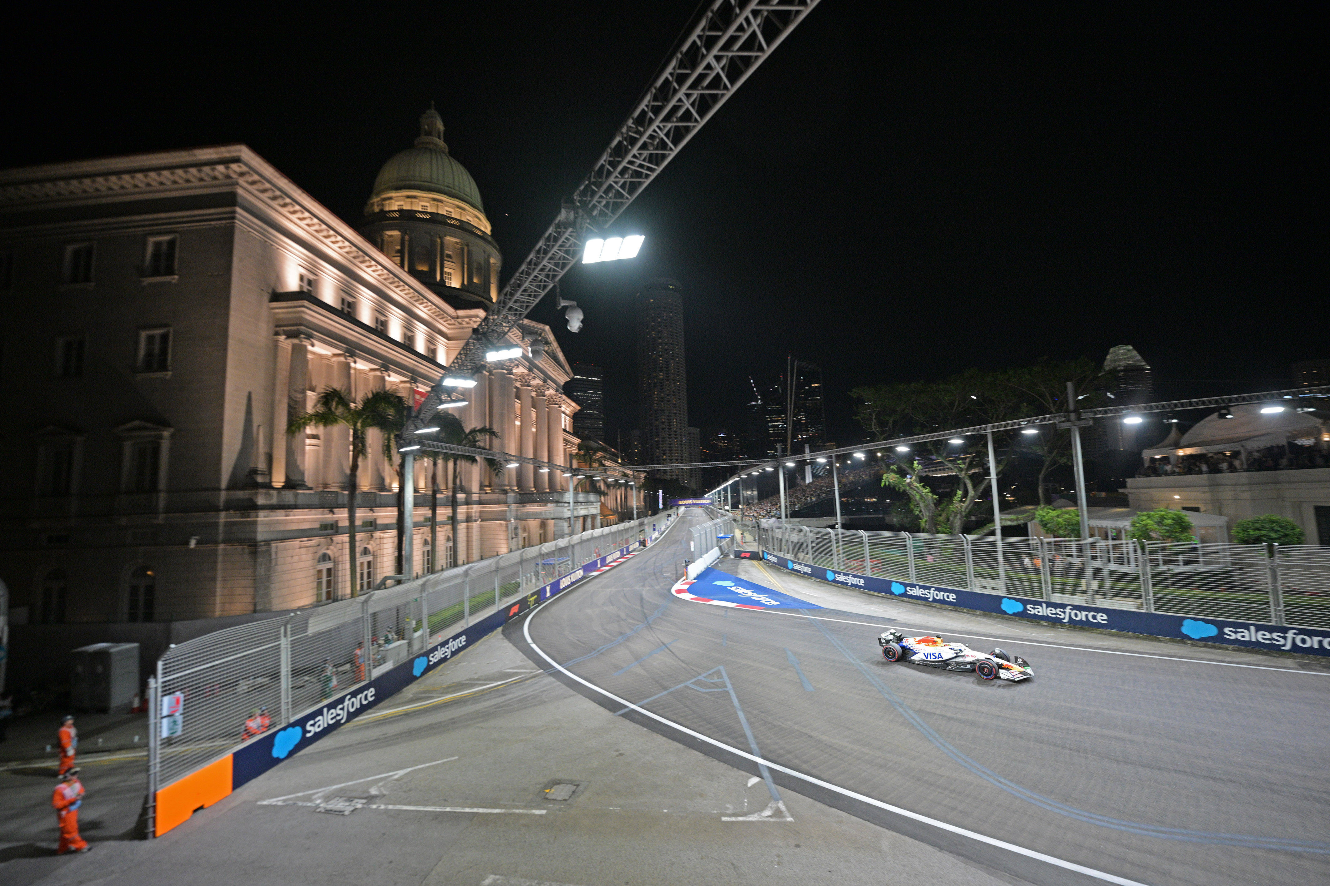 迈凯伦轻取梅赛德斯,阿隆索关键制胜 迈凯伦轻取梅赛德斯,阿隆索关键制胜