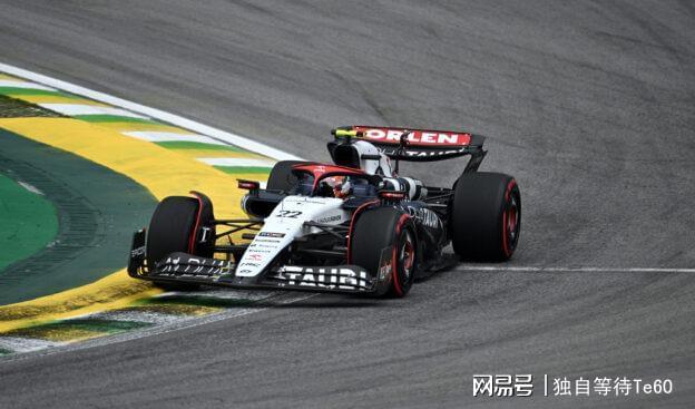 红牛车队鏖战哈斯车队,拉塞尔惊艳四座 红牛车队鏖战哈斯车队,拉塞尔惊艳四座