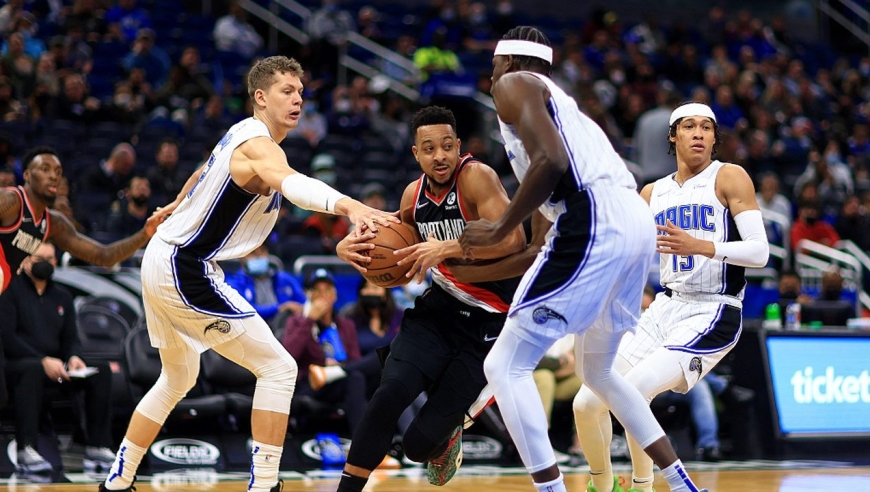 魔术横扫福建队，麦科勒姆带队取胜