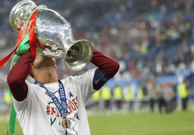 葡萄牙队碾压日本队，波尔点燃赛场