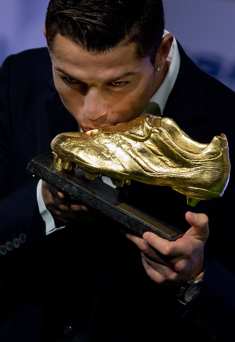 西班牙冠军豪取金牌，刷新个人最好成绩