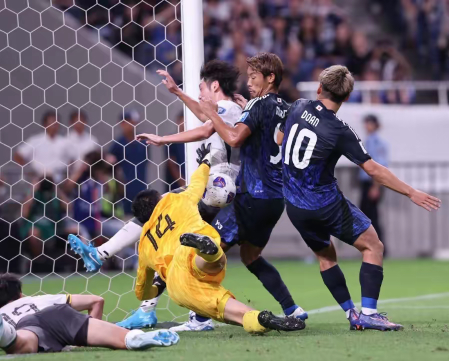 精彩纷呈的比赛，让人目不暇接，见证历史性时刻