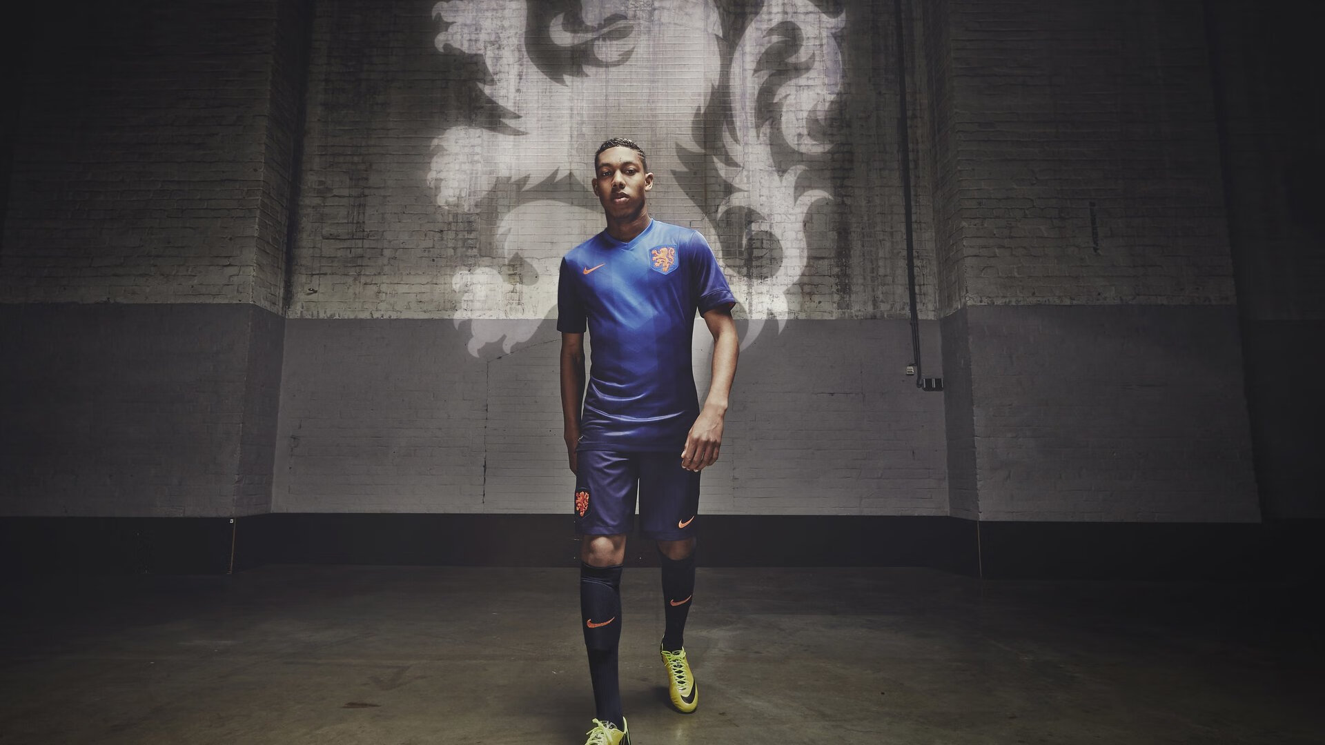 世界杯之夜，法比尼奥的防守艺术如何锁死北美强敌