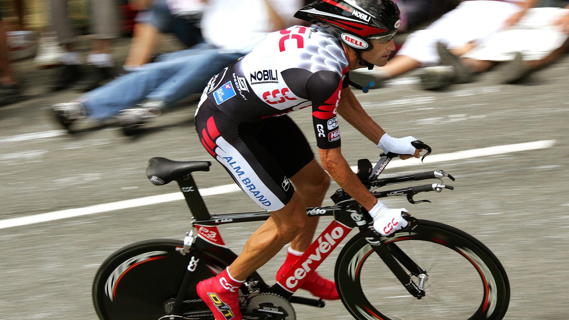 红牛车队碾压二队，周冠宇统治全场，一场定义未来的胜利